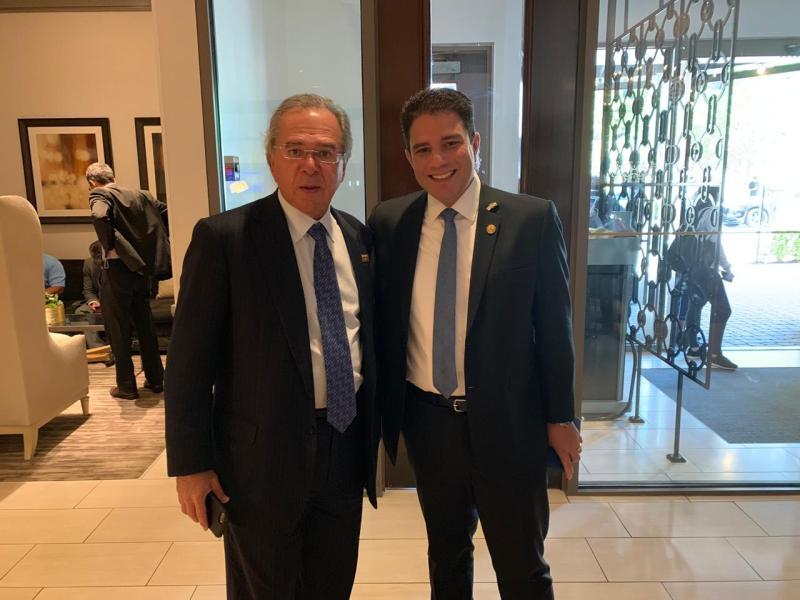 Gladson aproveita agenda nos EUA e mantém reuniões com ministros brasileiros