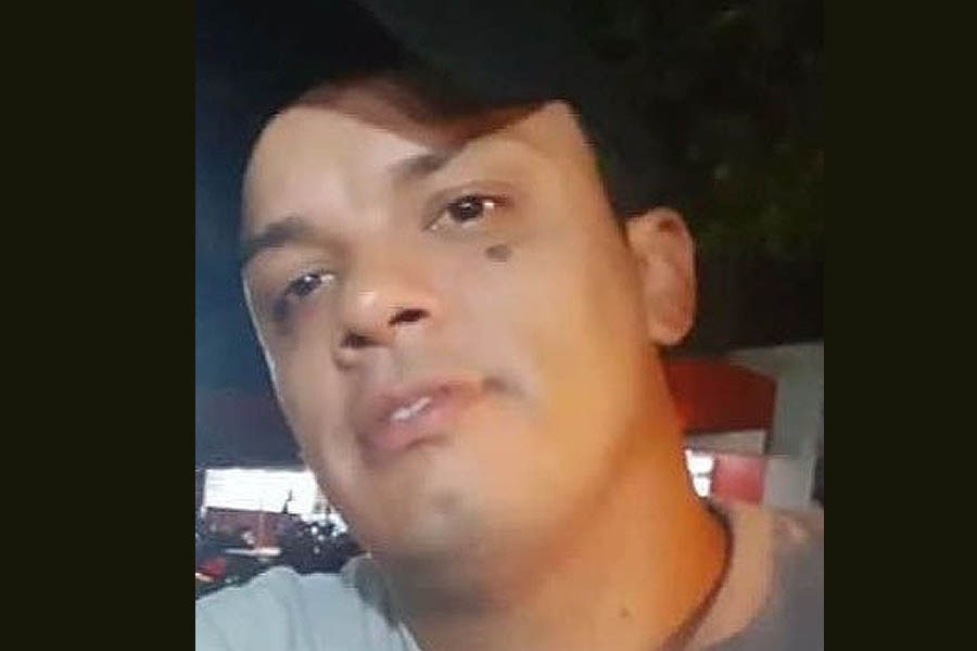 Segurança tenta prender policial civil acusado de roubo de armas em delegacia