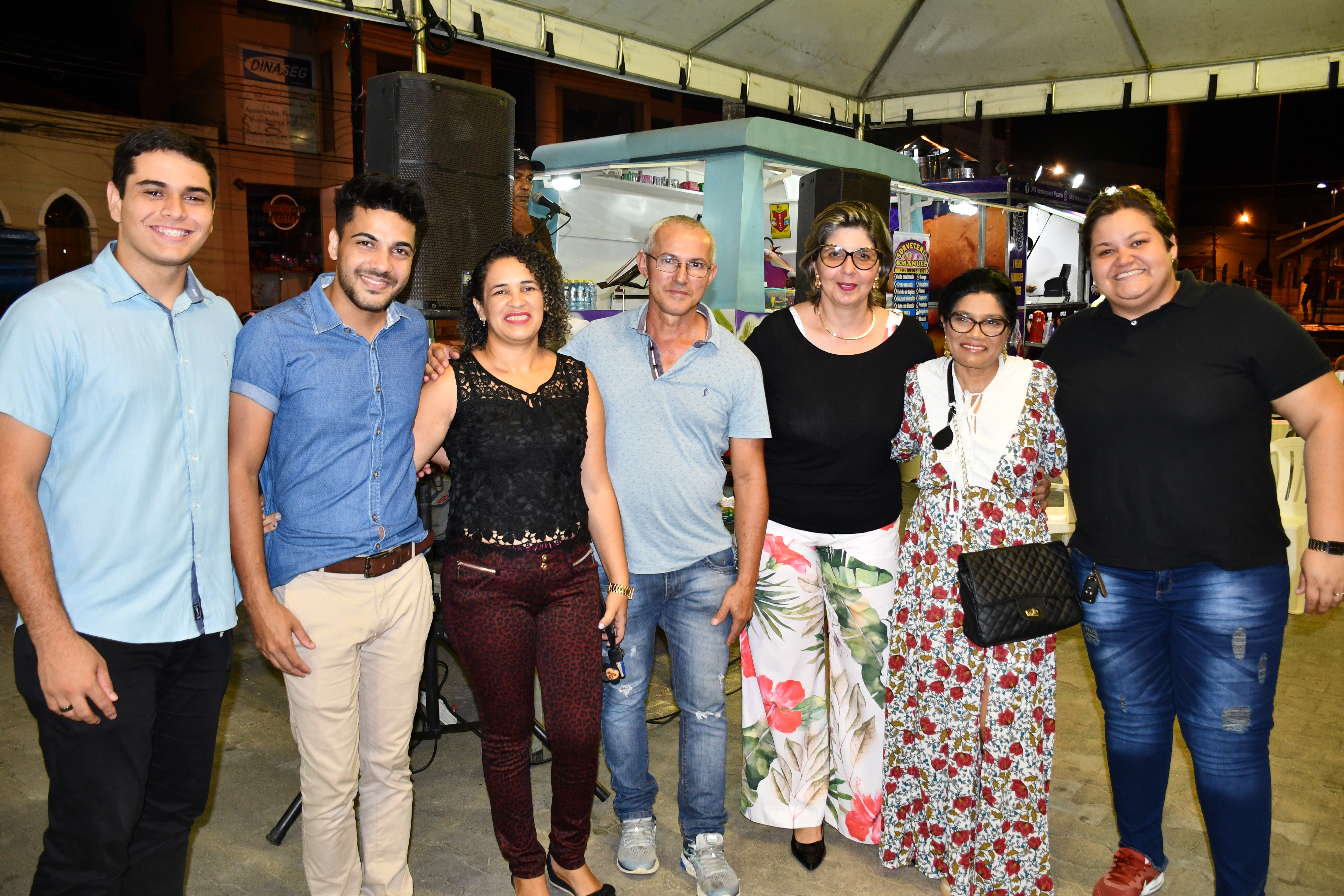 Feira do Dia das Mães promovida pela prefeitura e Sebrae movimenta comércio em Cruzeiro do Sul