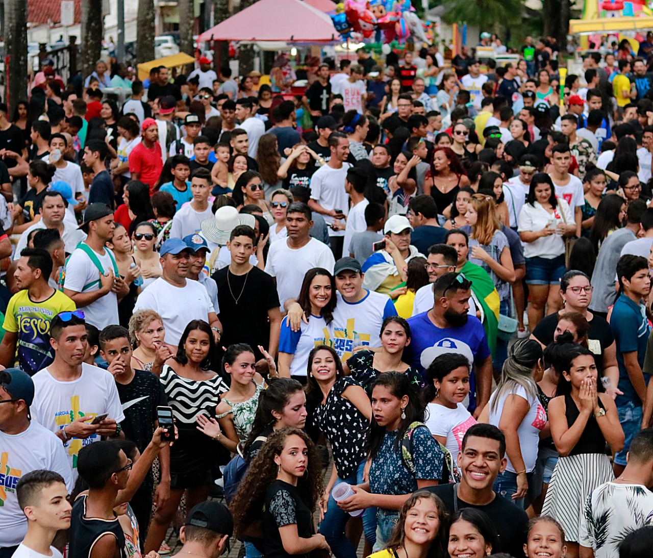 Senadora Mailza Gomes participa da Marcha Para Jesus e defende valorização da família
