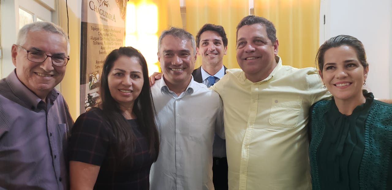 Convidado por Rocha, Minoru participa de café da manhã e poderá se filiar ao PSDB