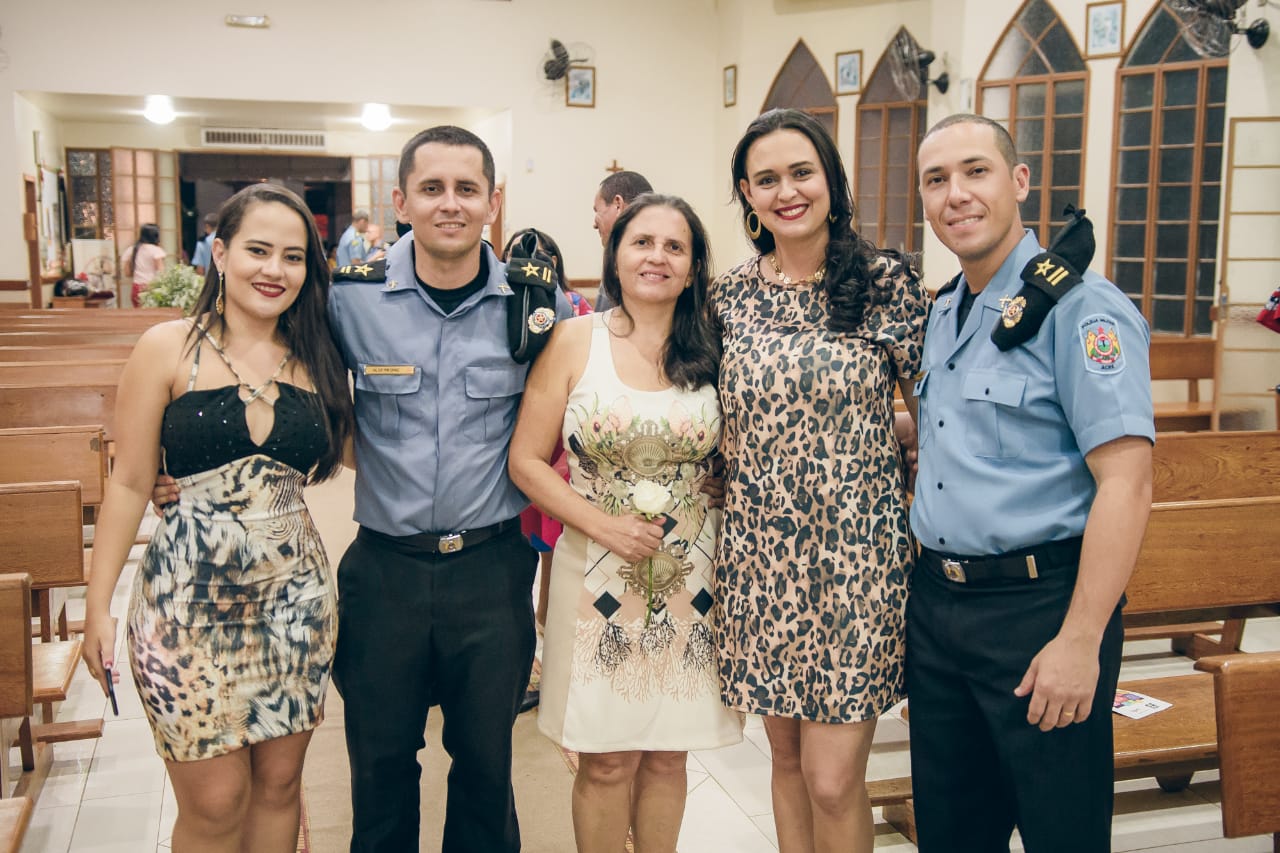 Oficiais de Sena são graduados ao posto de tenente durante formatura em Rio Branco