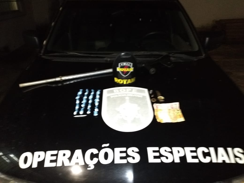 Homem é preso com mais de 20 trouxinhas de cocaína na Vila Betel, em Rio Branco