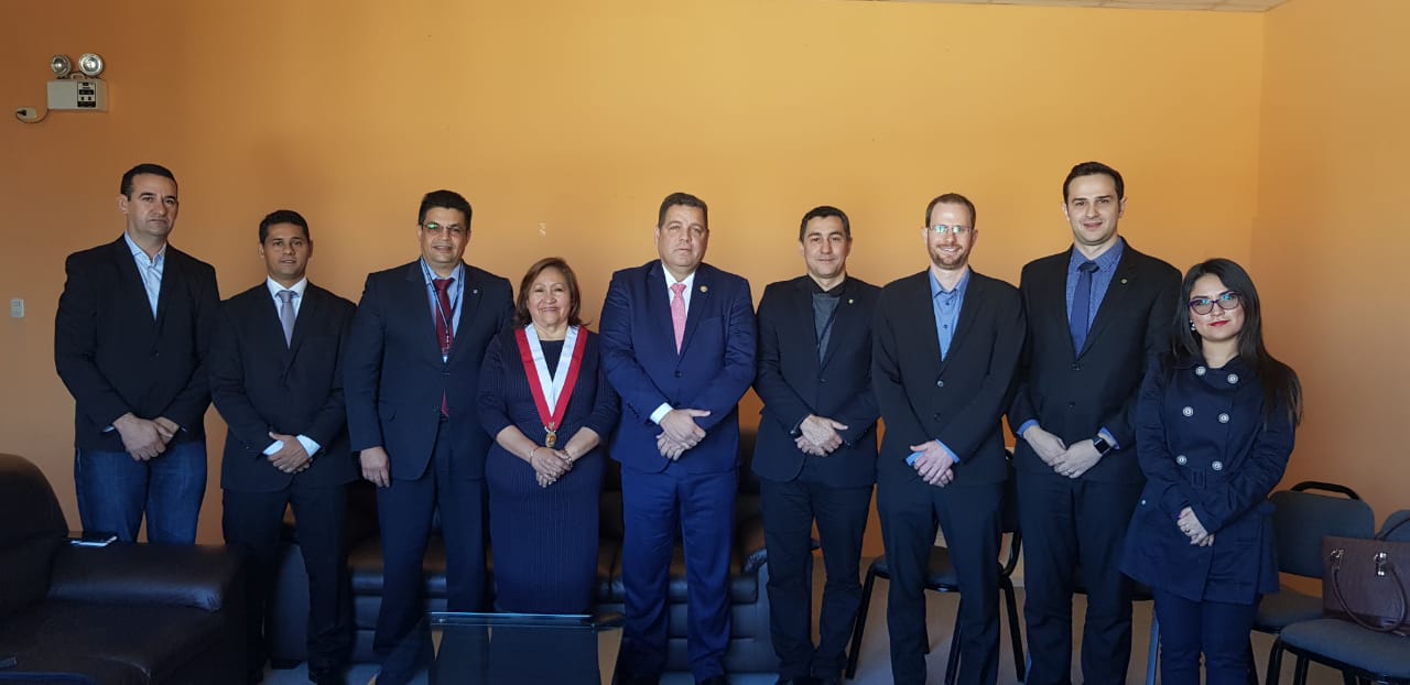 Em missão, Jesus Sérgio debate acordos de exportação entre o Brasil e o Peru