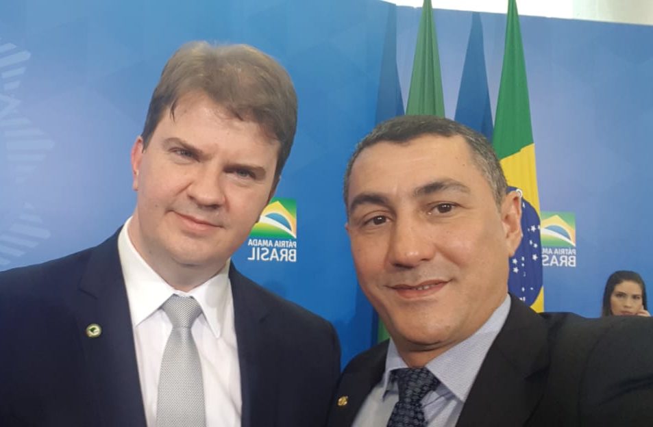 No Planalto, Jesus Sérgio participa da assinatura do Plano Regional da Amazônia