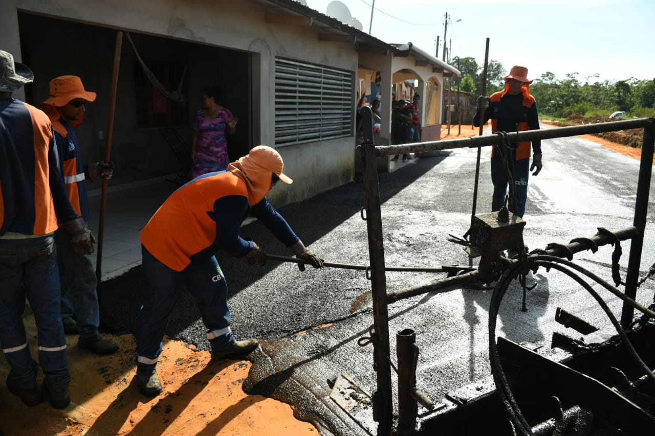 Moradores da Várzea celebram obras de recapeamento e pavimentação do bairro