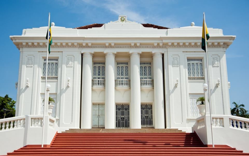 Governo publica decreto que autoriza criação de 1350 cargos comissionados