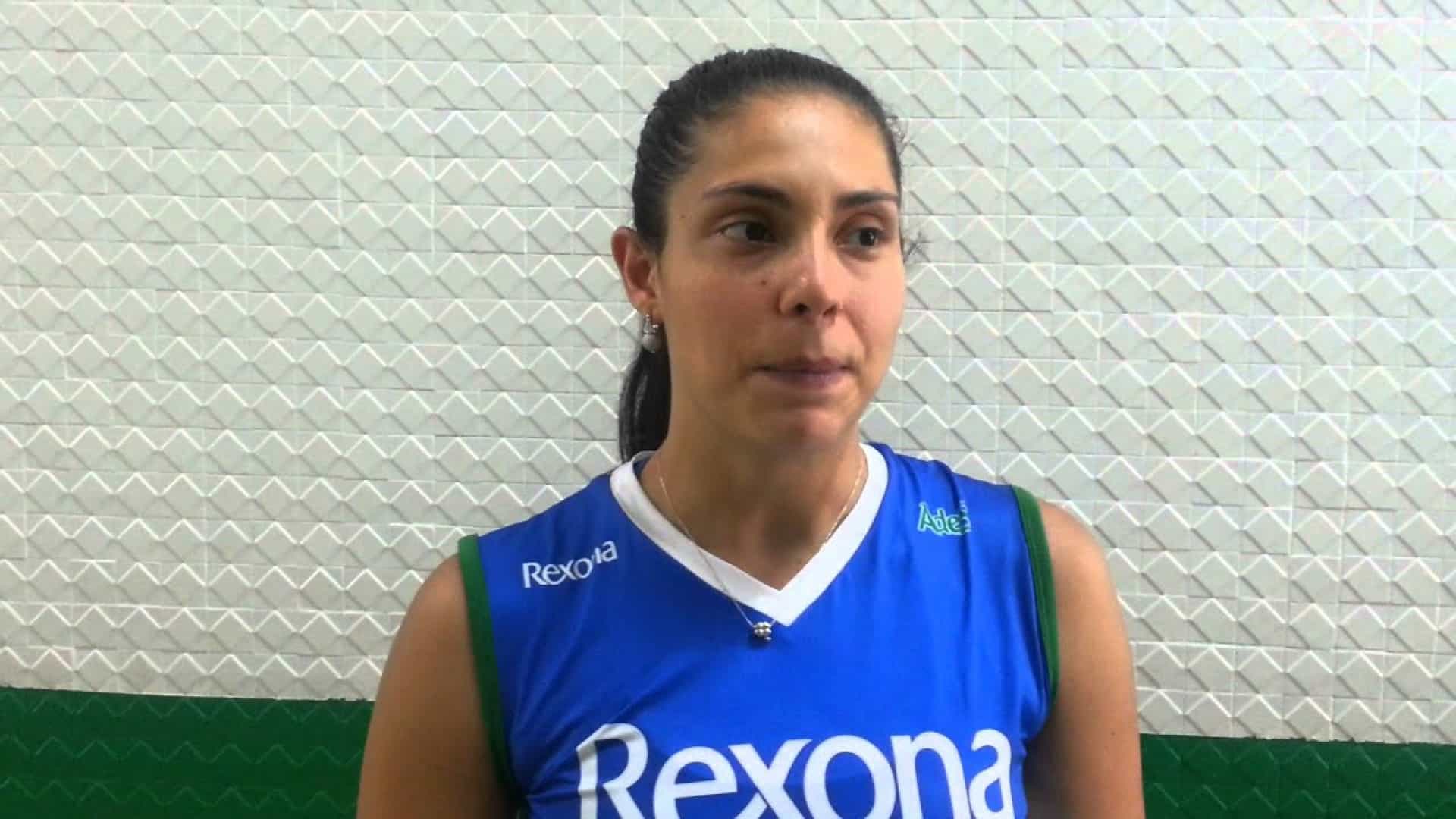 Atleta é afastada da seleção brasileira de vôlei após descobrir tumor no coração