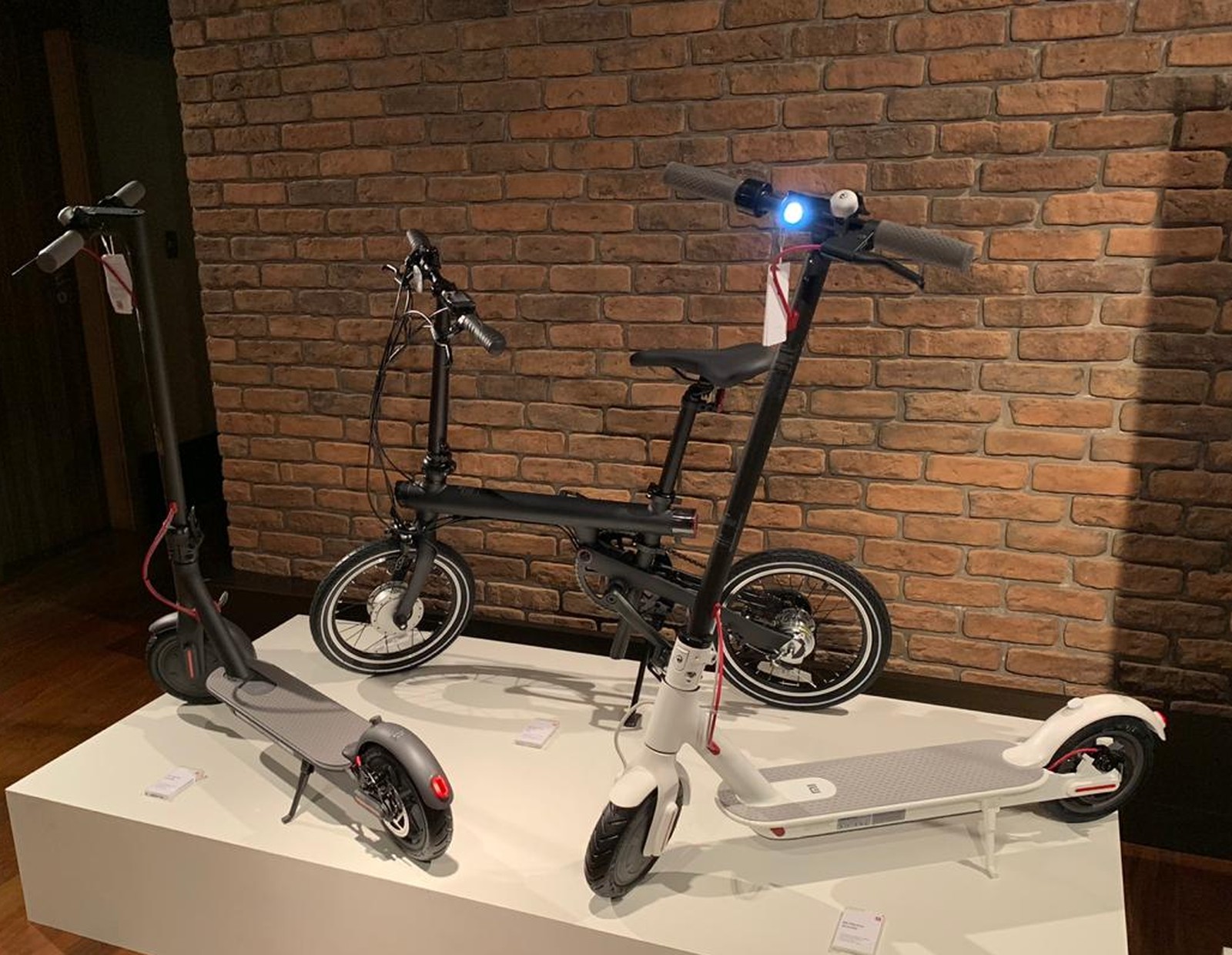 Xiaomi lança loja física e online no Brasil, e vai vender de smartphones a patinetes