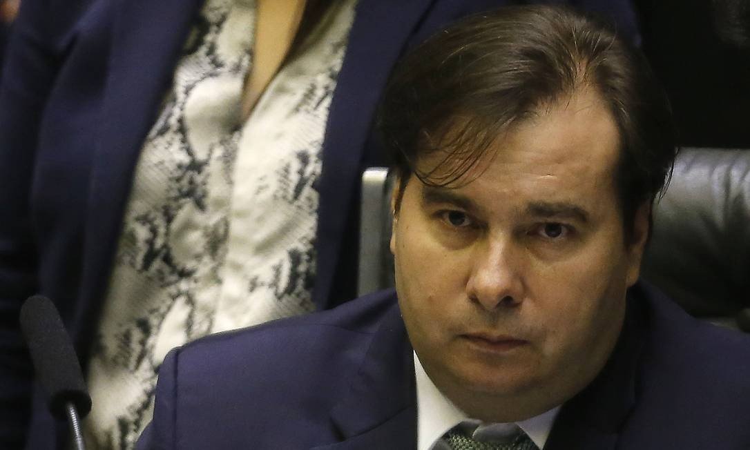 Rodrigo Maia anuncia rompimento com líder do governo