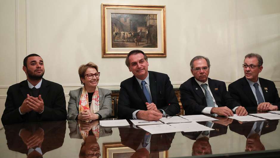 Em live no Facebook, Bolsonaro diz que Acre está ‘inviabilizado’ por causa de reservas indígenas