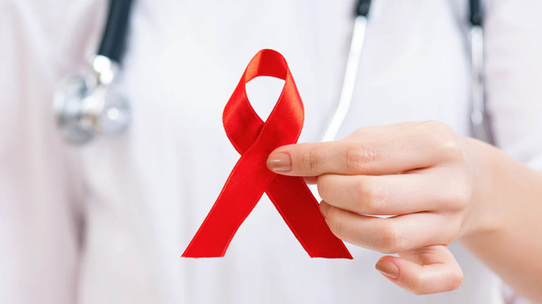 Confira alguns mitos e verdades sobre o HIV e sobre a Aids