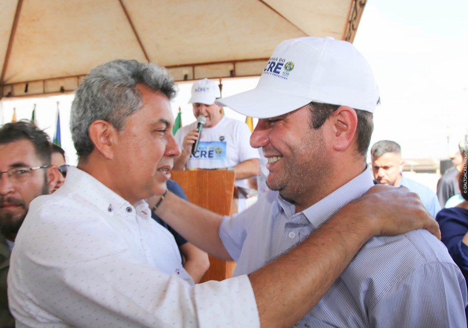 Em visita ao Alto Acre, Gladson volta a garantir ao prefeito Bira obra da ponte da Sibéria
