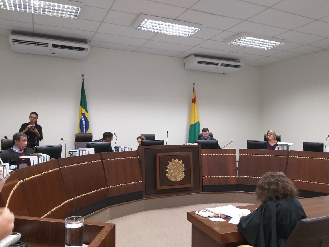Manoel Marcos e Juliana Rodrigues têm mandatos cassados e votos anulados, mas irão recorrer no cargo