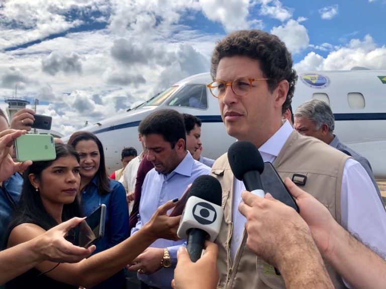 Ministro do Meio Ambiente de Bolsonaro, Ricardo Salles, volta a criticar Marina Silva
