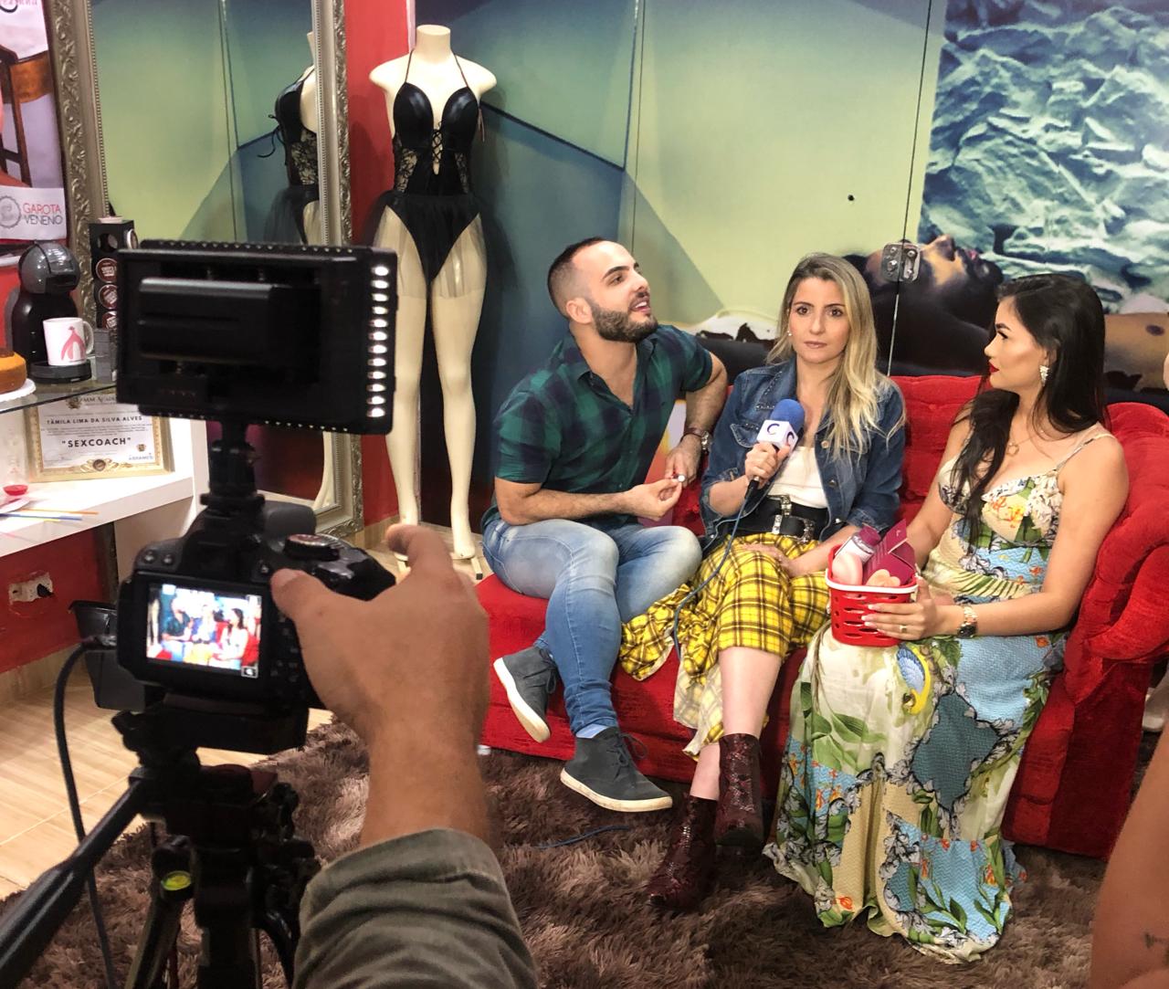 Ex-bbb e sexólogo Mahamoud em entrevista picante no programa In Off