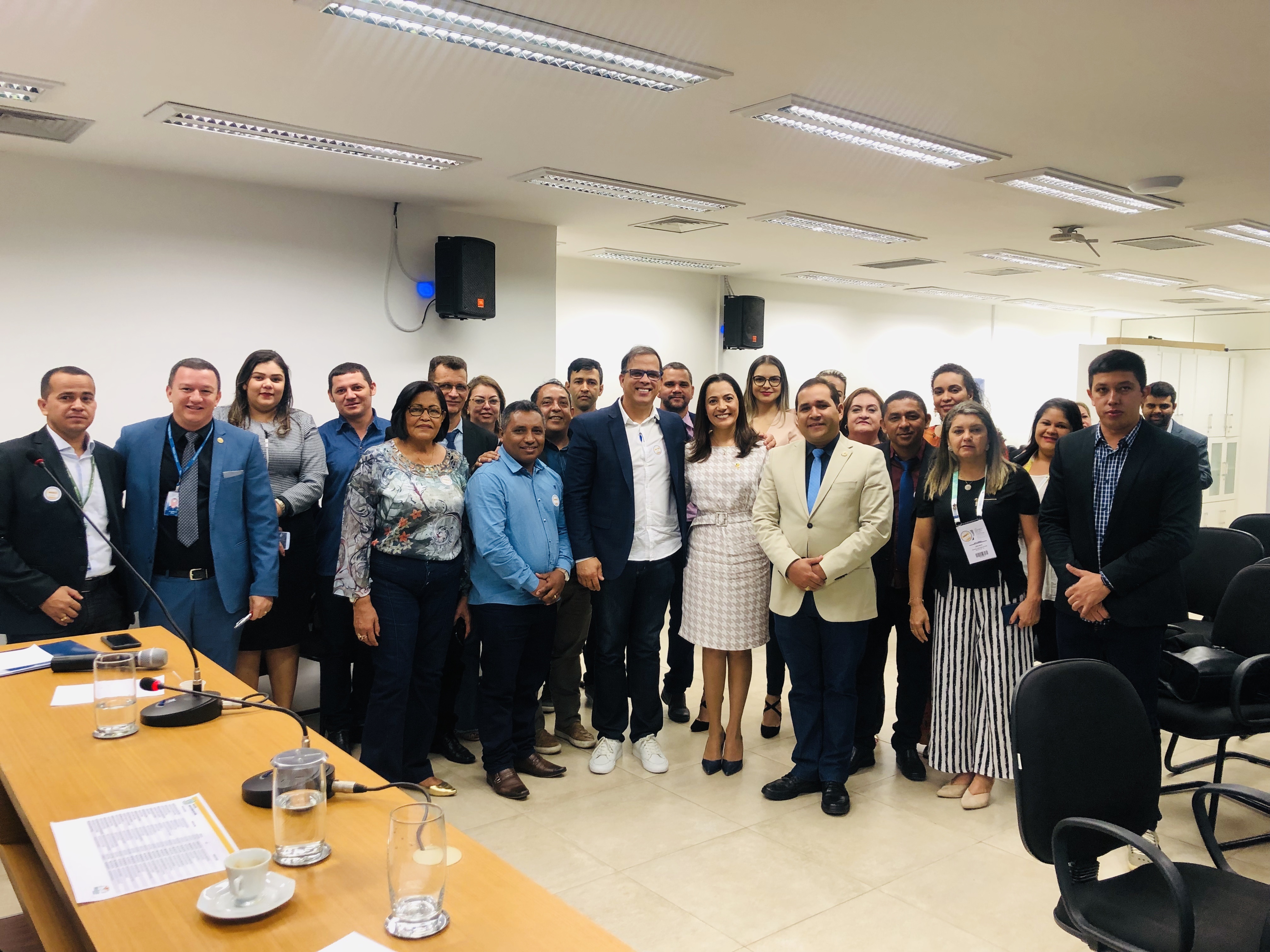 Mailza Gomes recebe secretários e garante que vai destinar recursos para os 22 municípios acreanos
