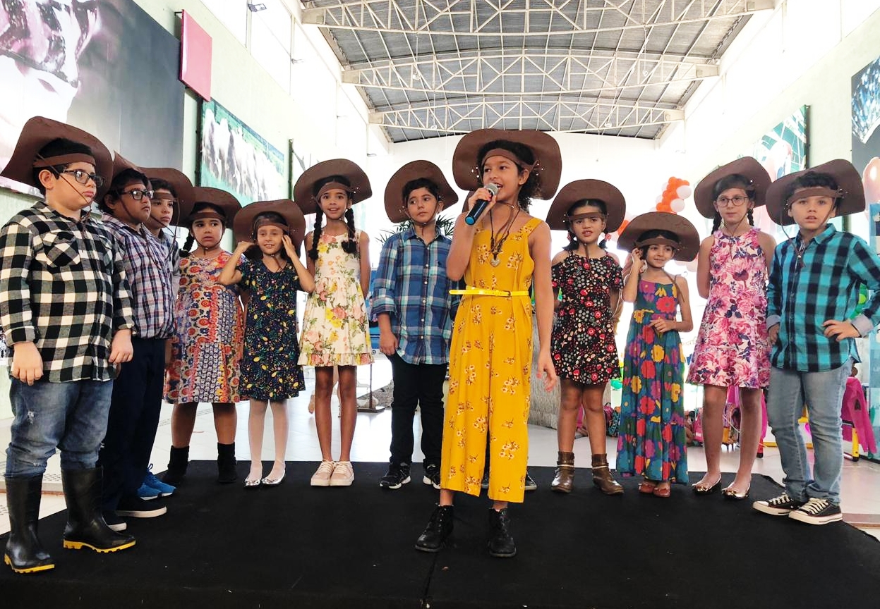 Colégio Primeiro Passo/Anglo realiza I Feira Literária com apresentações artísticas em Rio Branco