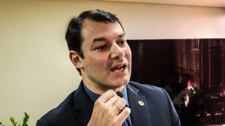 Roberto Duarte contraria Flaviano Melo e defende a reeleição de Gladson em 2022