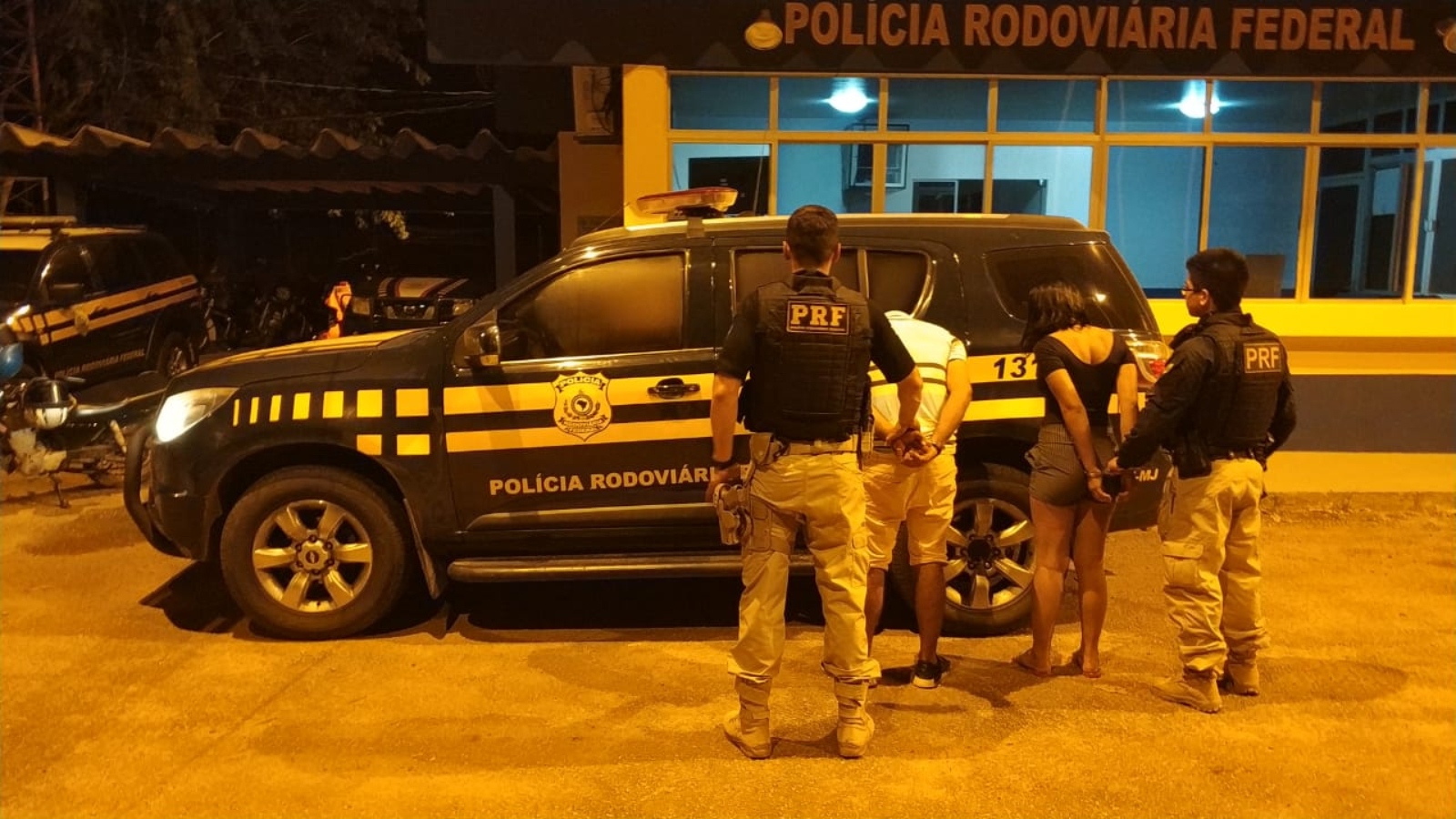 Casal tenta fugir da PRF, mas acaba preso com cocaína na BR-364