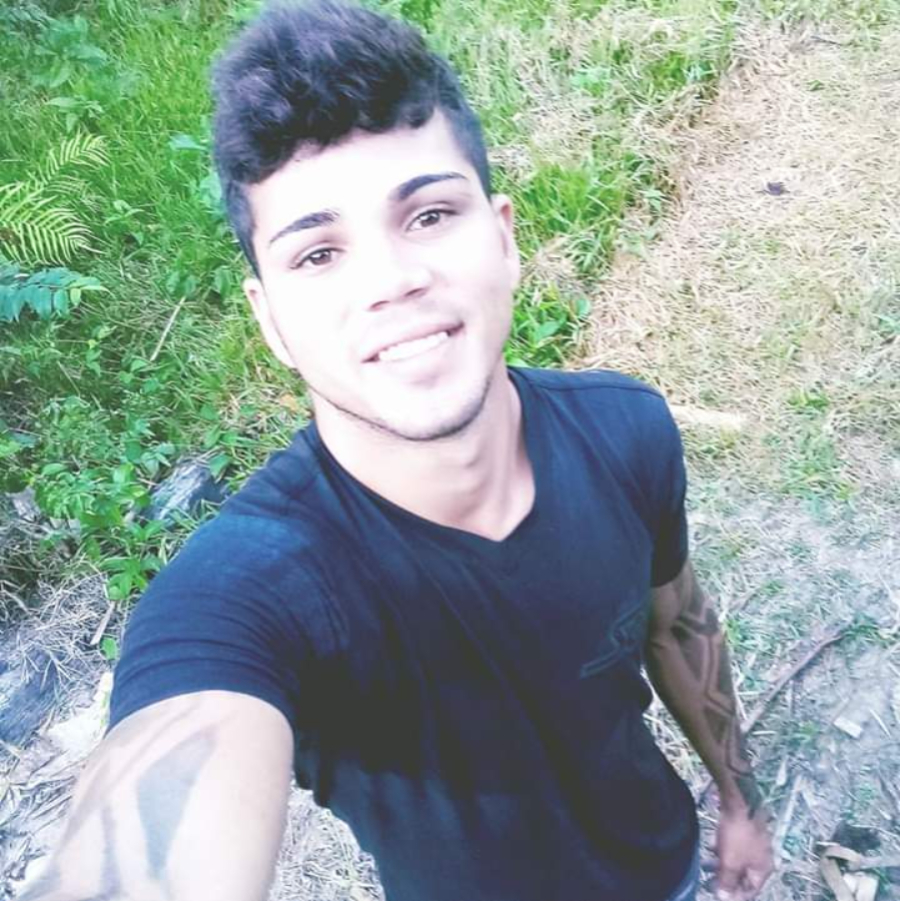 Jovem é encontrado decapitado, com marcas de 26 facadas