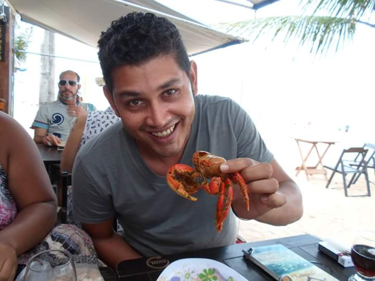 Homem é assassinado enquanto dormia em canoa