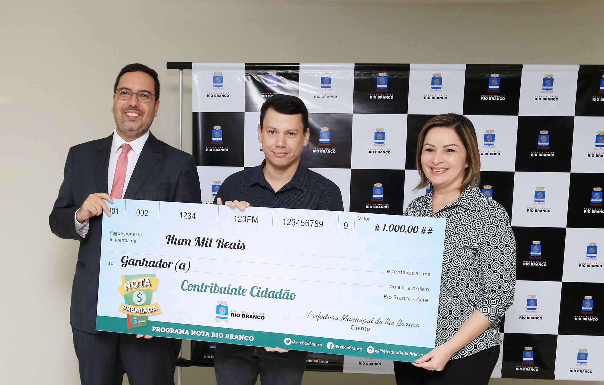 Prefeitura realiza mais uma entrega de R$ 8 mil em prêmios do Nota Premiada