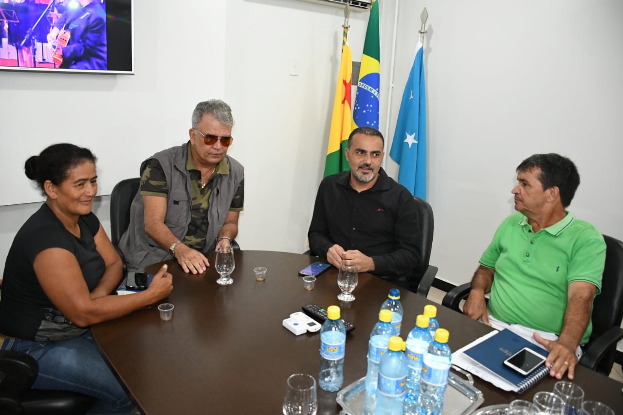 Ilderlei e Petecão reafirmam investimentos junto aos subprefeitos de Cruzeiro do Sul