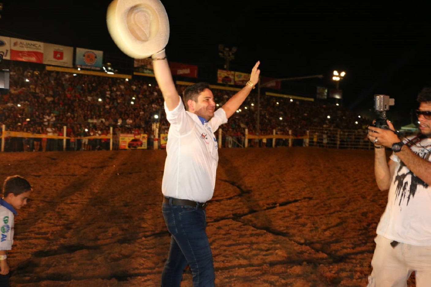 Surpresa: Gladson Cameli anuncia carro para vencedor do rodeio na ExpoAcre em 2020