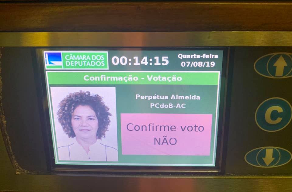 Reforma da Previdência é aprovada no 2º turno; do AC só Perpétua Almeida vota contra