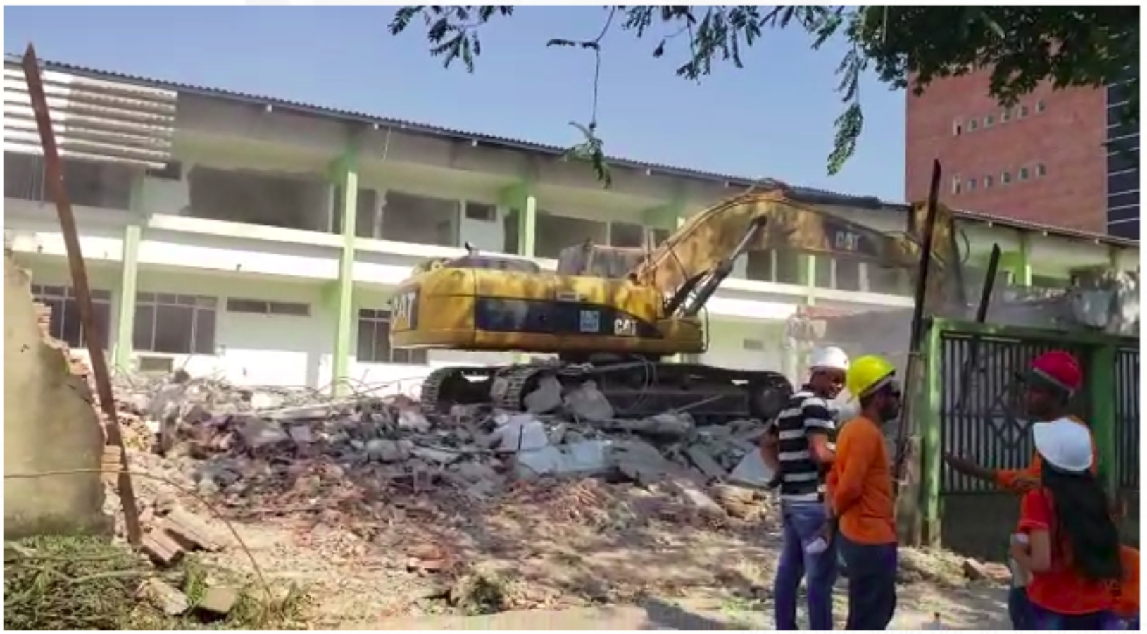 Parte do antigo PS da Capital é demolida para construção de novos leitos