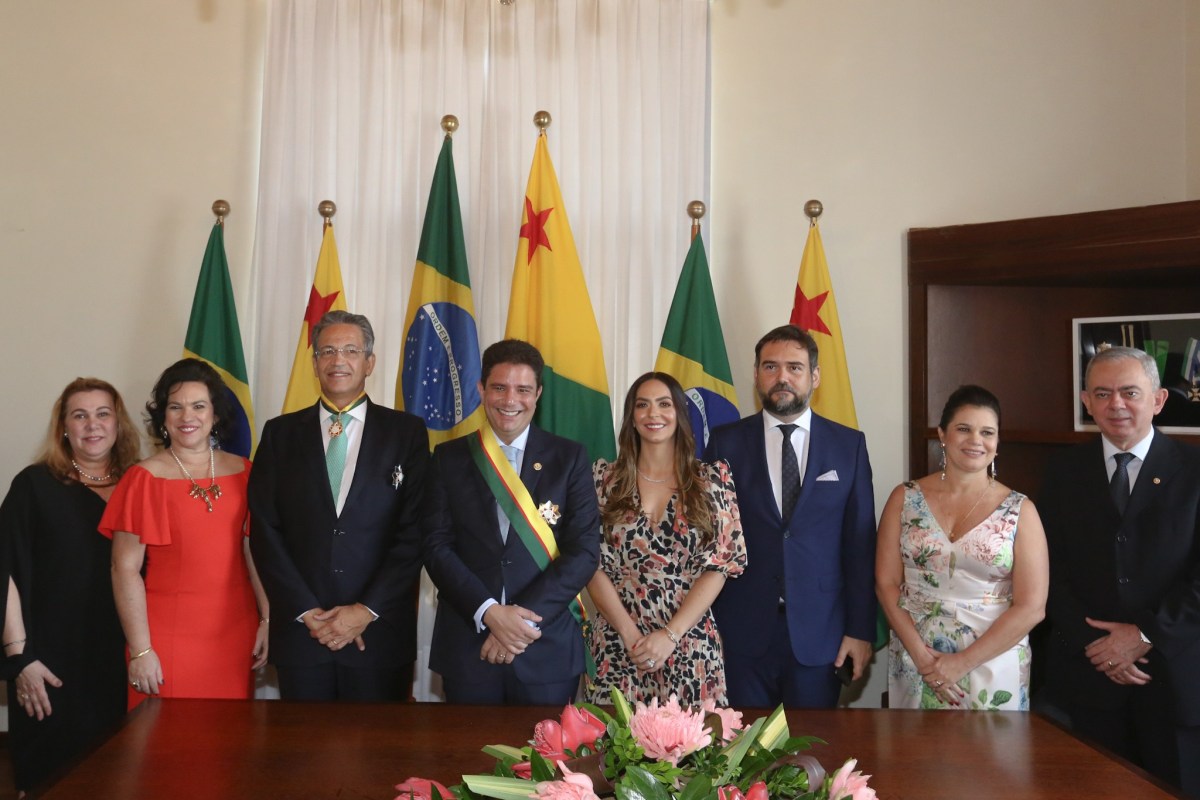 Ministro do STJ é homenageado com Ordem da Estrela do Acre
