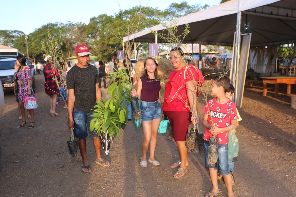 Viveiro da Floresta distribui mais de 5 mil mudas de plantas na Expoacre 2019