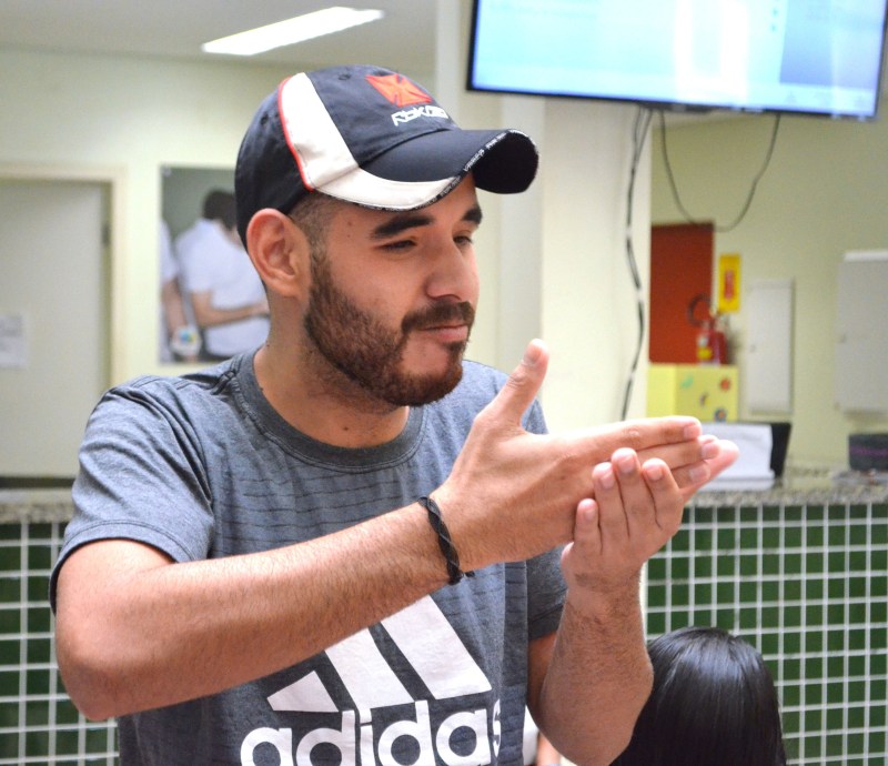 Centro de Apoio ao Surdo abre inscrição para o curso gratuito de Libras; confira aqui