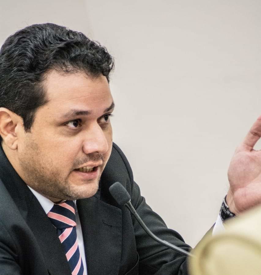 Vereador diz que pensão de ex-governadores era “vergonha implantada por Jorge Viana”