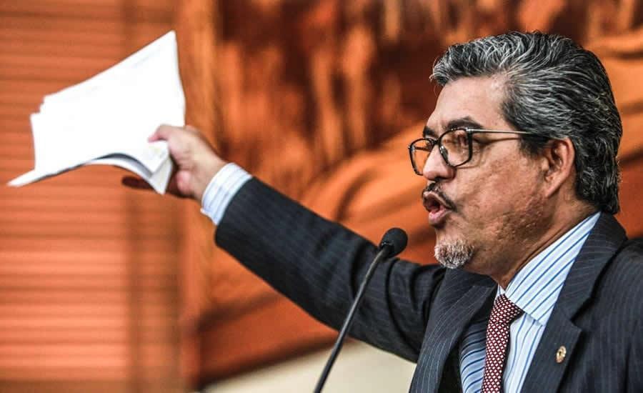 “Expulsou Duarte da base e deu um chute na Mesa Diretora”, diz Evaldo sobre Gladson