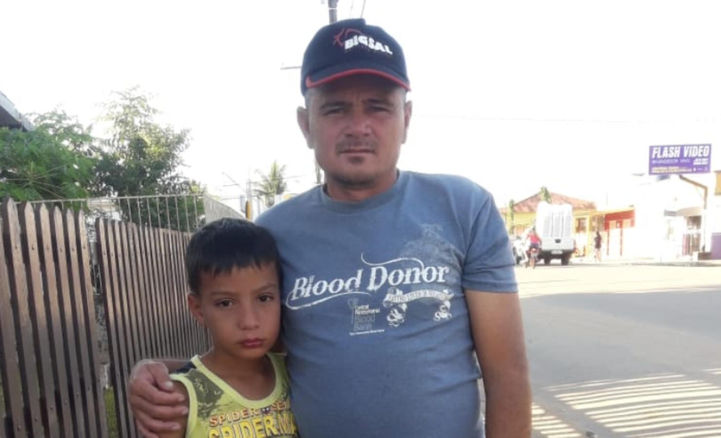 “Sobrou apenas a roupa do corpo”, afirma pescador que teve casa queimada