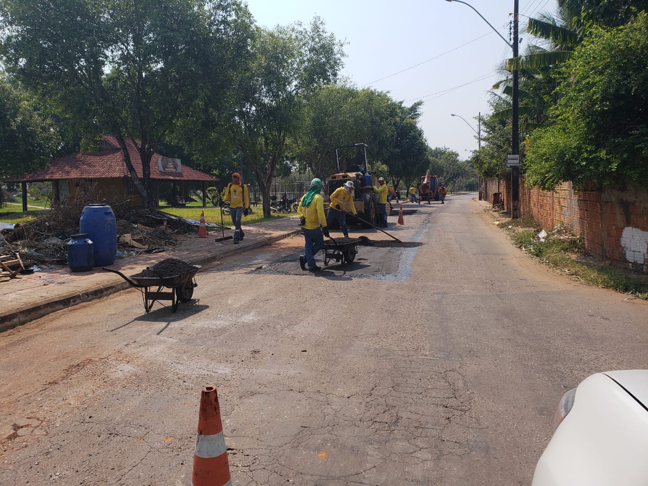 Prefeitura segue com Operação Tapa Buracos e passa por 6 barros nesta terça