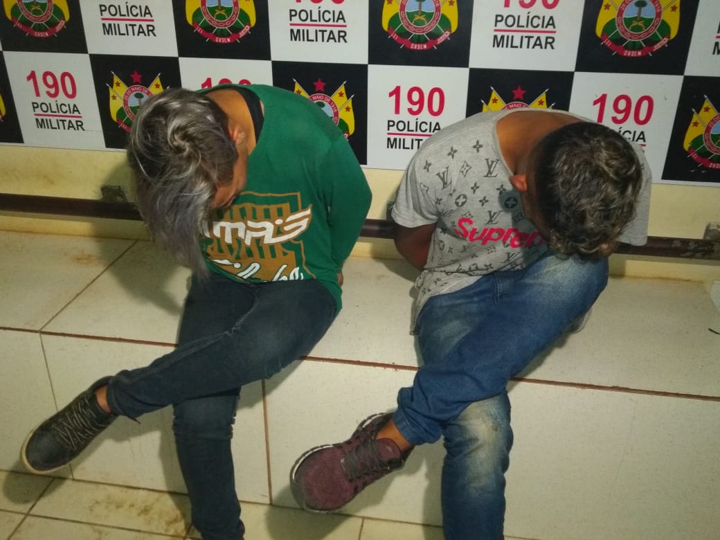 Casal é preso com arma após envolvimento em seis assaltos em Rio Branco
