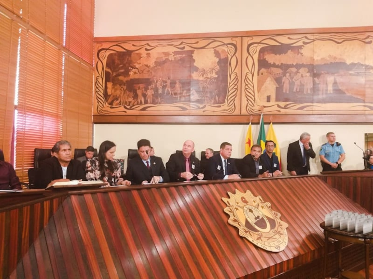 Governador diz que pretende fazer da Difusora a emissora de rádio mais moderna do país