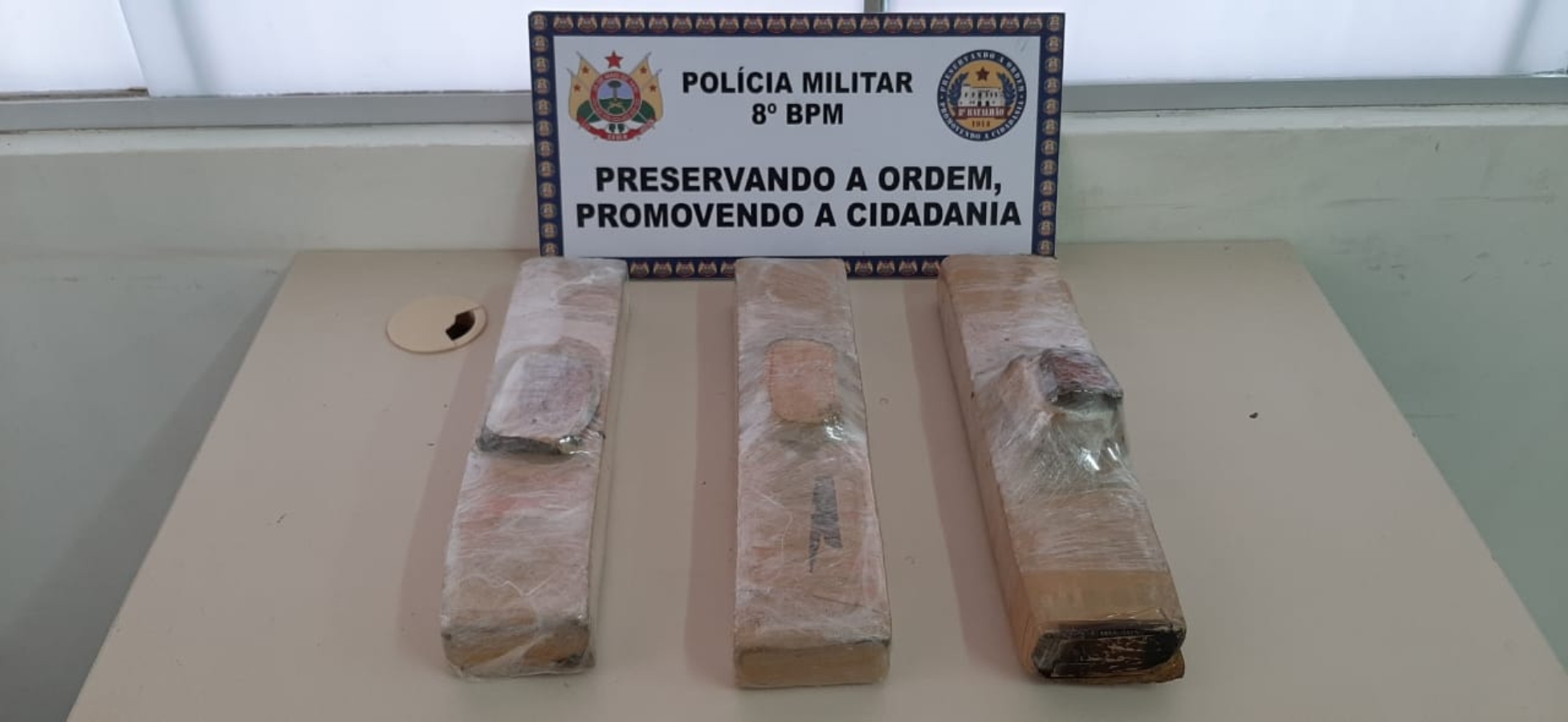 Jovem de 19 anos é preso com mais de três quilos de droga na mochila