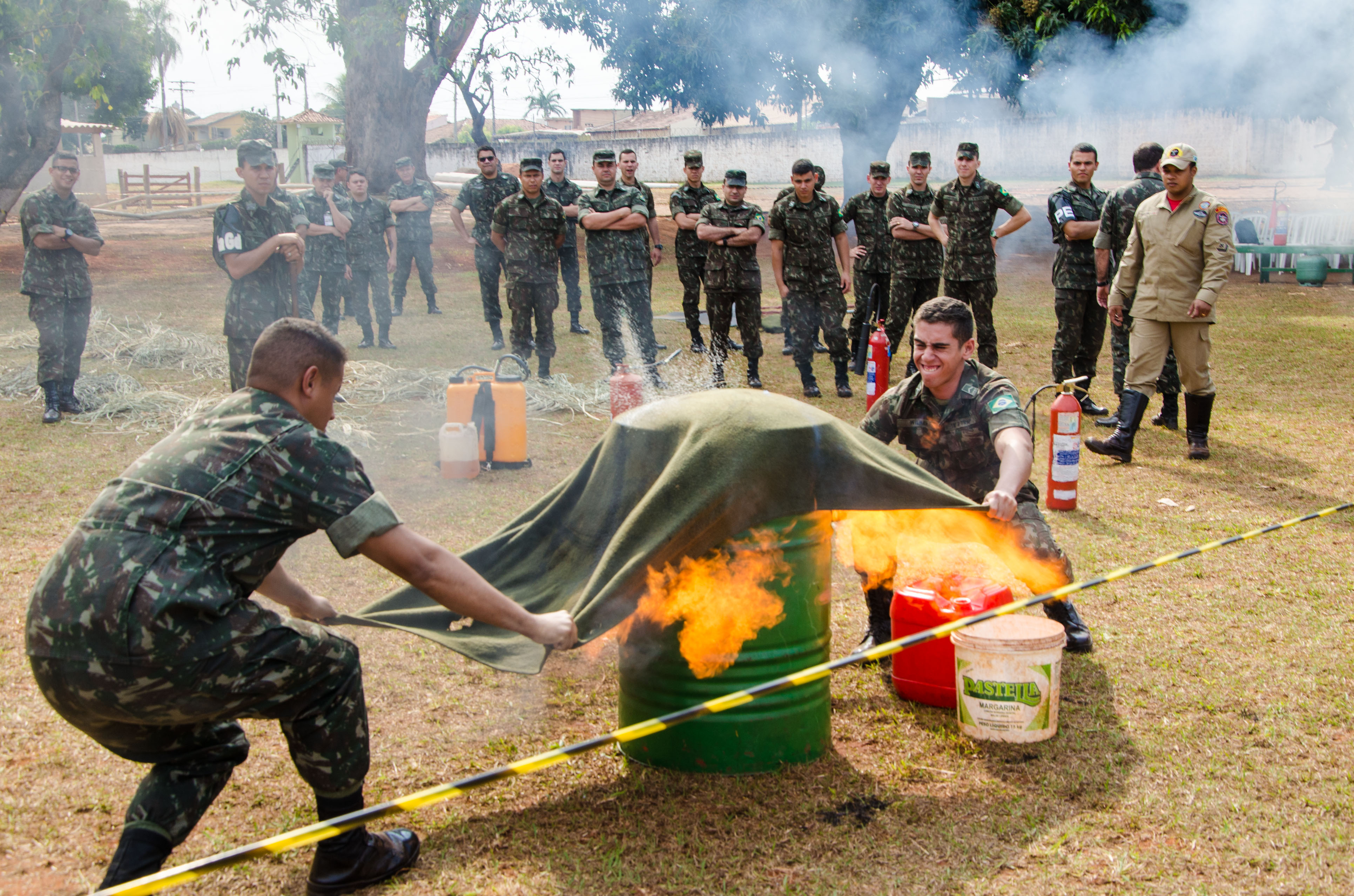 Bombeiros vão treinar homens do Exército para combater queimadas