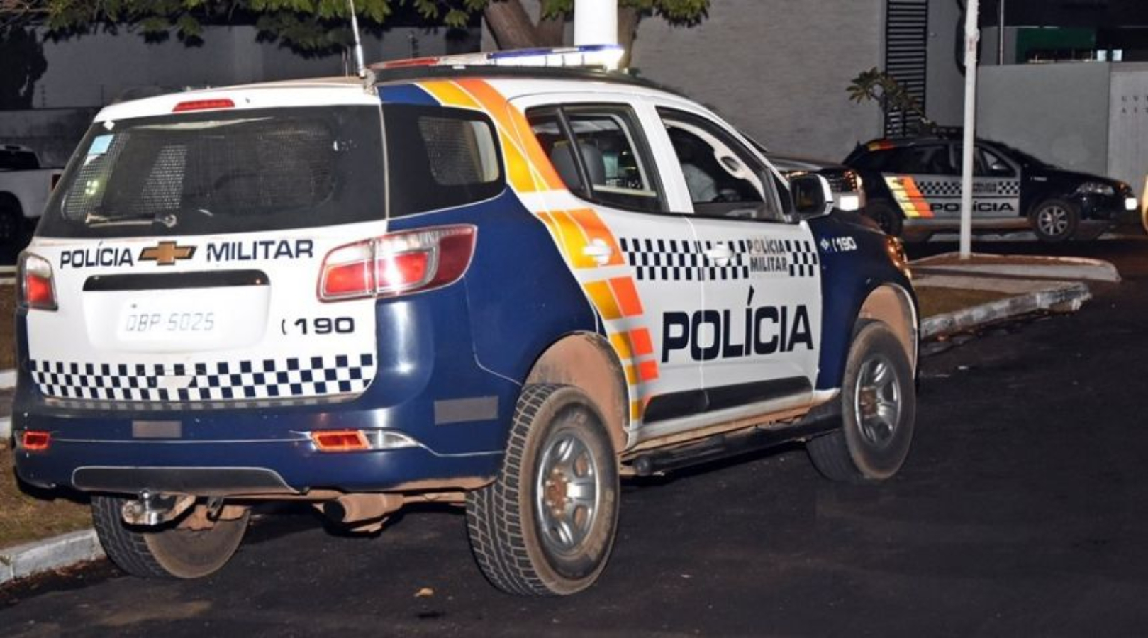 Vizinho oferece pedaço de carne para atrair e estuprar menina