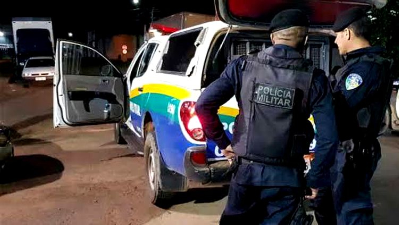 Após bebedeira, garota de programa é presa após esfaquear homem