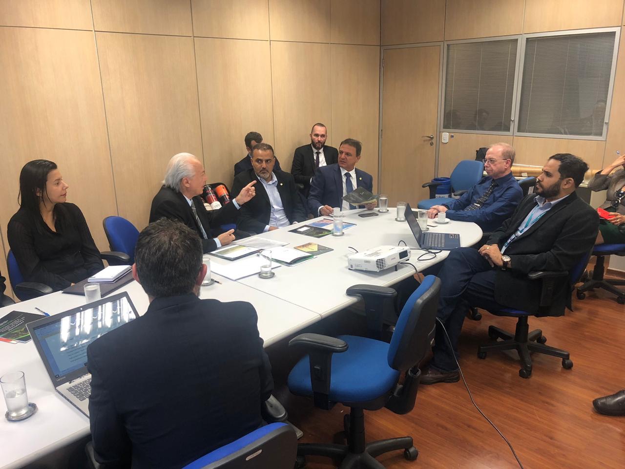 Ilderlei Cordeiro e Márcio Bittar se reúnem com secretário nacional da Biodiversidade