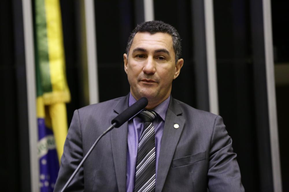 Deputado Jesus Sérgio questiona privatização dos Correios com ministro