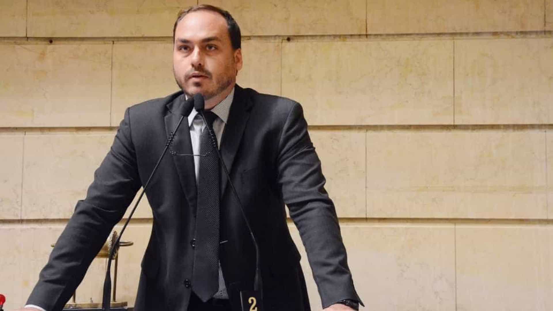 Carlos Bolsonaro sobre Brasil: ‘Maior cabide de emprego do mundo’