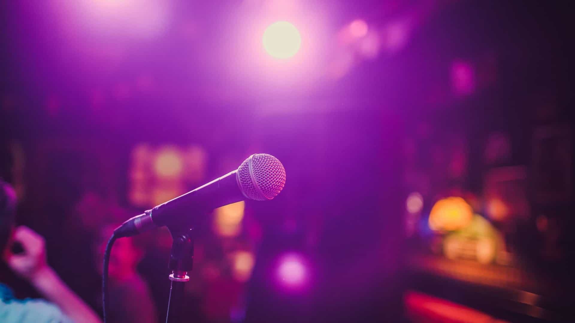 Maratona de karaoke deixou homem com pulmão em colapso