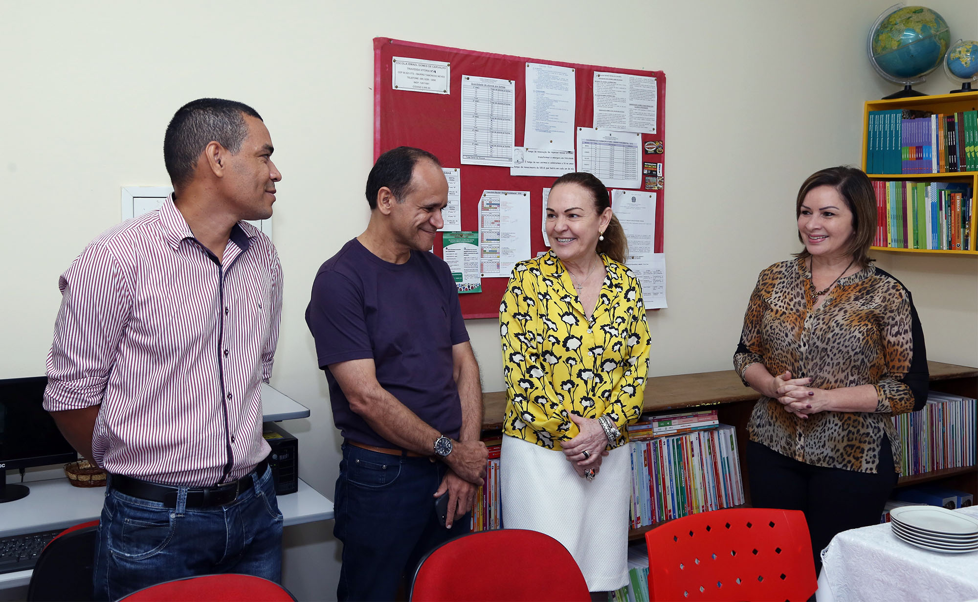 Socorro Neri e desembargadora Regina Longuini visitam Escola Ismael Gomes