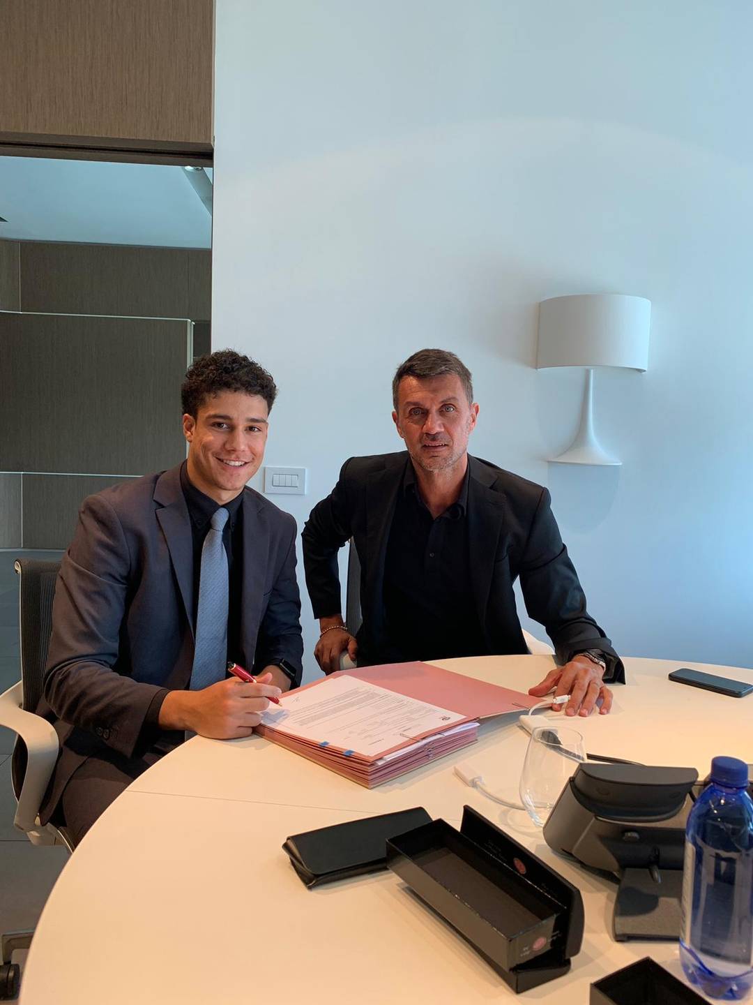 Milan contrata mais um brasileiro
